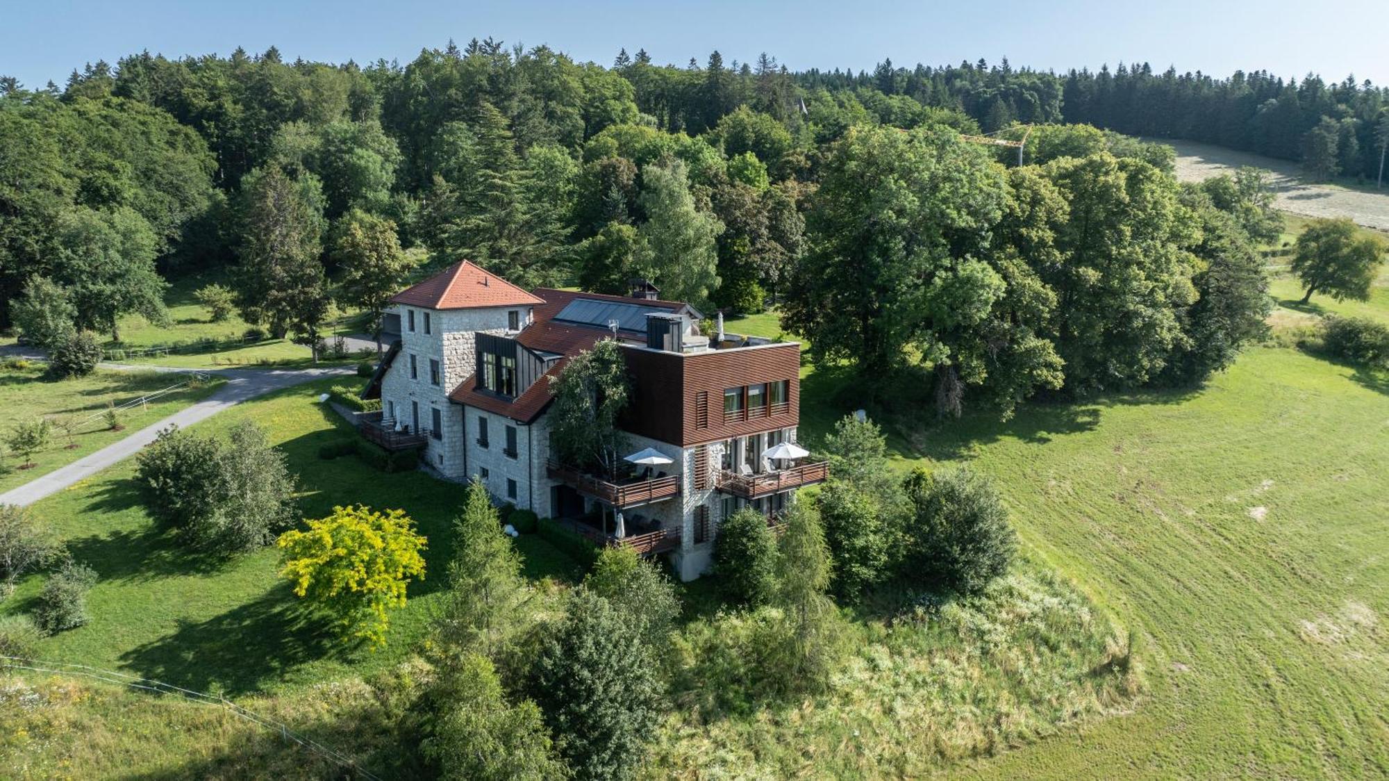 Chateau Des Avenieres Cruseilles Exterior photo